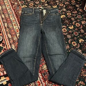 Beautiful Gap true skinny super high rise jeans size 29 L!